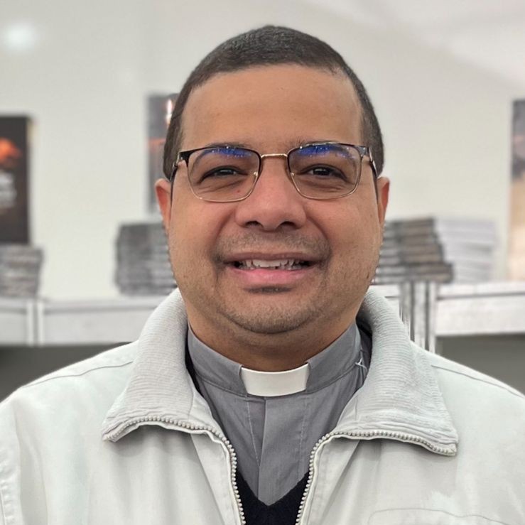 PE. LEANDRO BRANDÃO